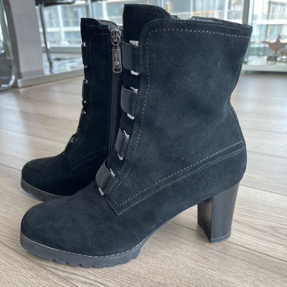 BLONDO - Reilly Waterproof Black Suede Boots - Picture 5 of 11